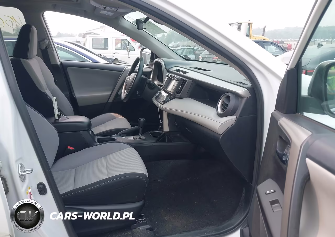 2017 Toyota Rav4 Xle VIN:2T3RFREVXHW693648 - 5