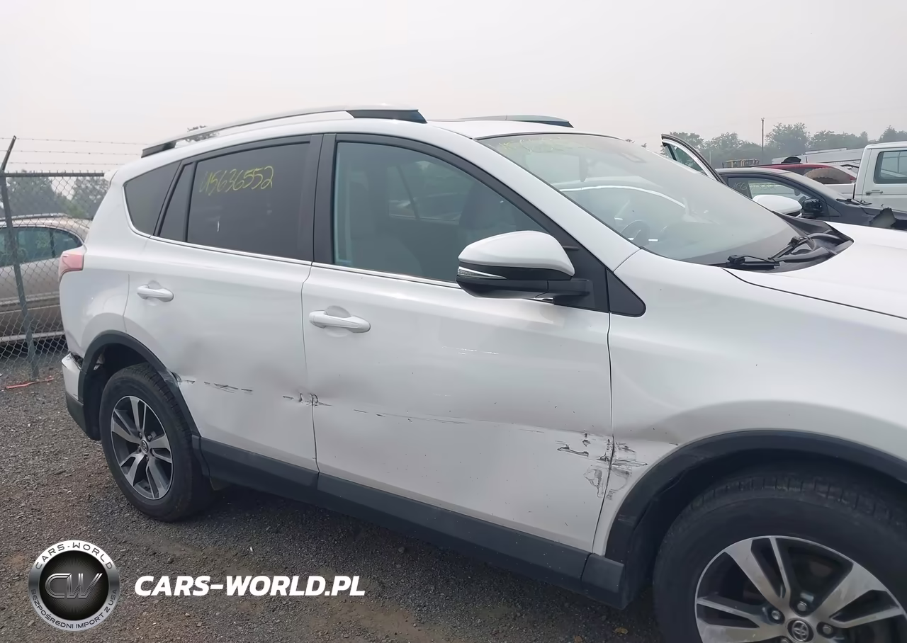 2017 Toyota Rav4 Xle VIN:2T3RFREVXHW693648 - 6