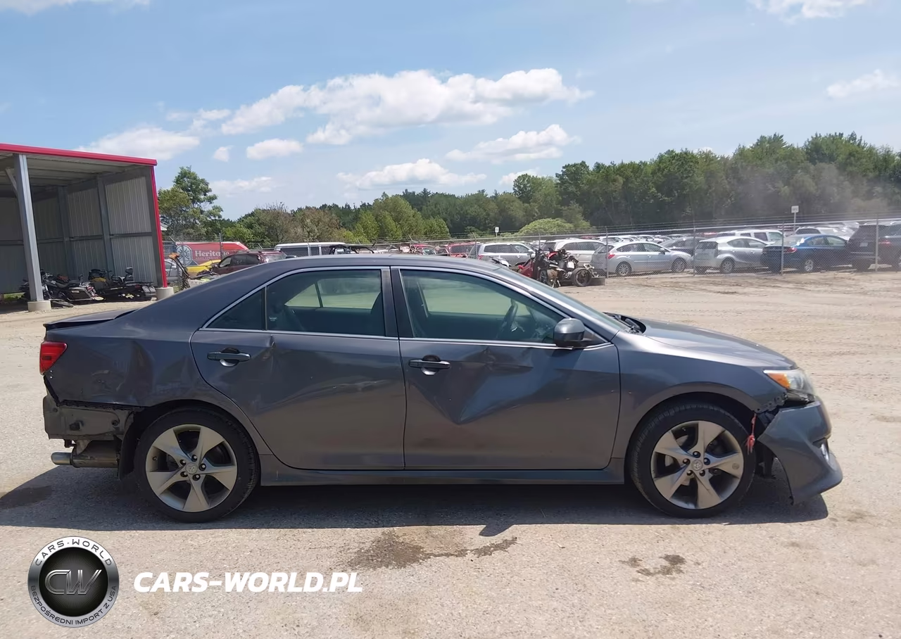 2014 Toyota Camry Se Sport VIN:4T1BF1FK8EU442364 - 14