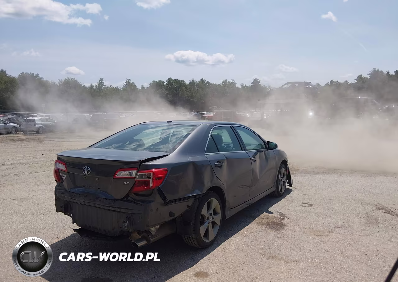 2014 Toyota Camry Se Sport VIN:4T1BF1FK8EU442364 - 4