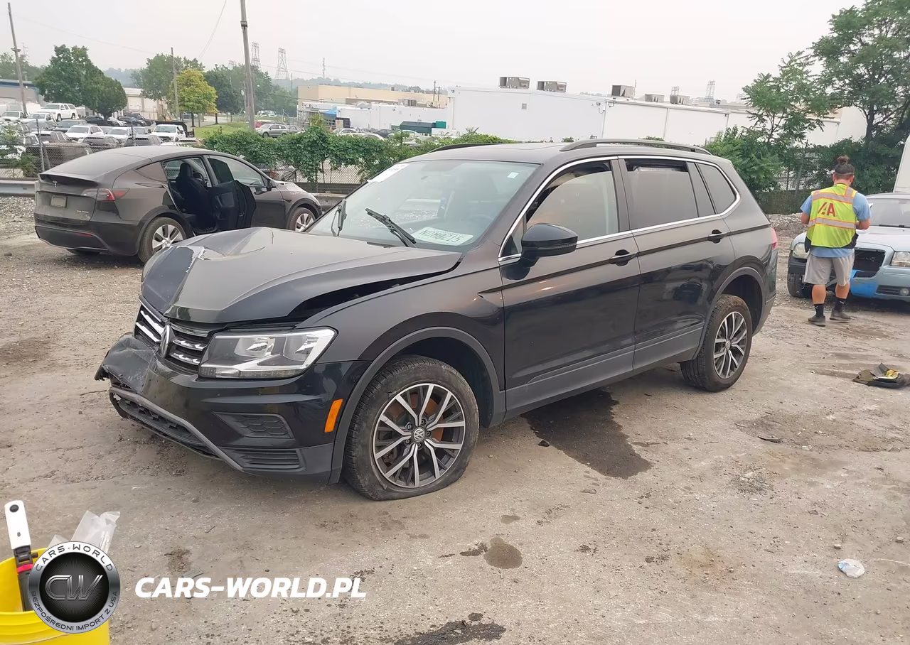 2019 Volkswagen Tiguan 2.0T Se-2.0T Sel-2.0T Sel R-Line-2.0T Sel R-Line Black VIN:3VV2B7AX1KM119975 - 2