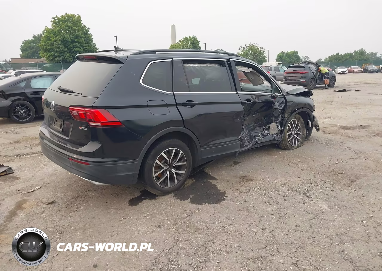 2019 Volkswagen Tiguan 2.0T Se-2.0T Sel-2.0T Sel R-Line-2.0T Sel R-Line Black VIN:3VV2B7AX1KM119975 - 4