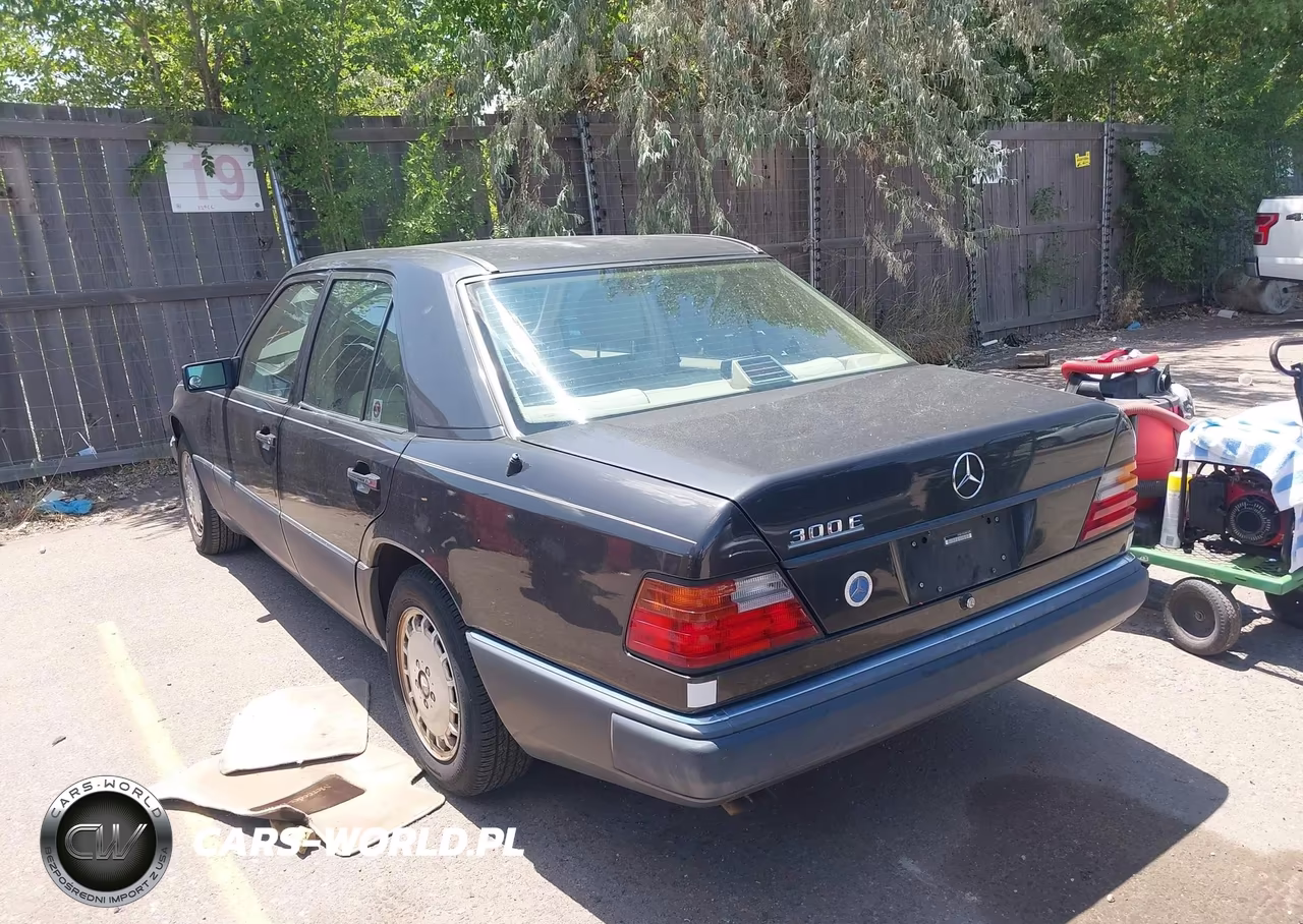 1992 Mercedes-Benz 300 E VIN:WDBEA30E6NB613038 - 3