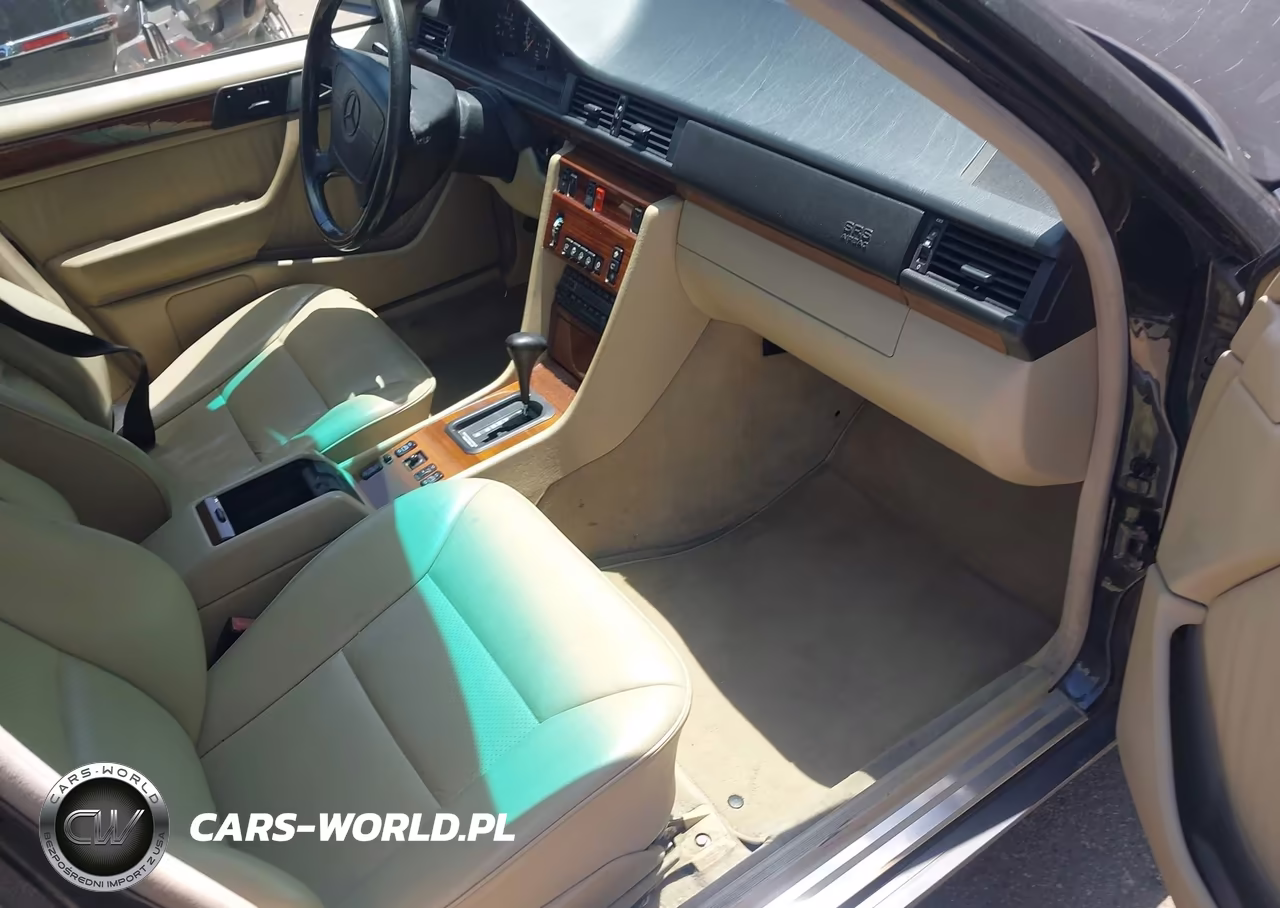 1992 Mercedes-Benz 300 E VIN:WDBEA30E6NB613038 - 5