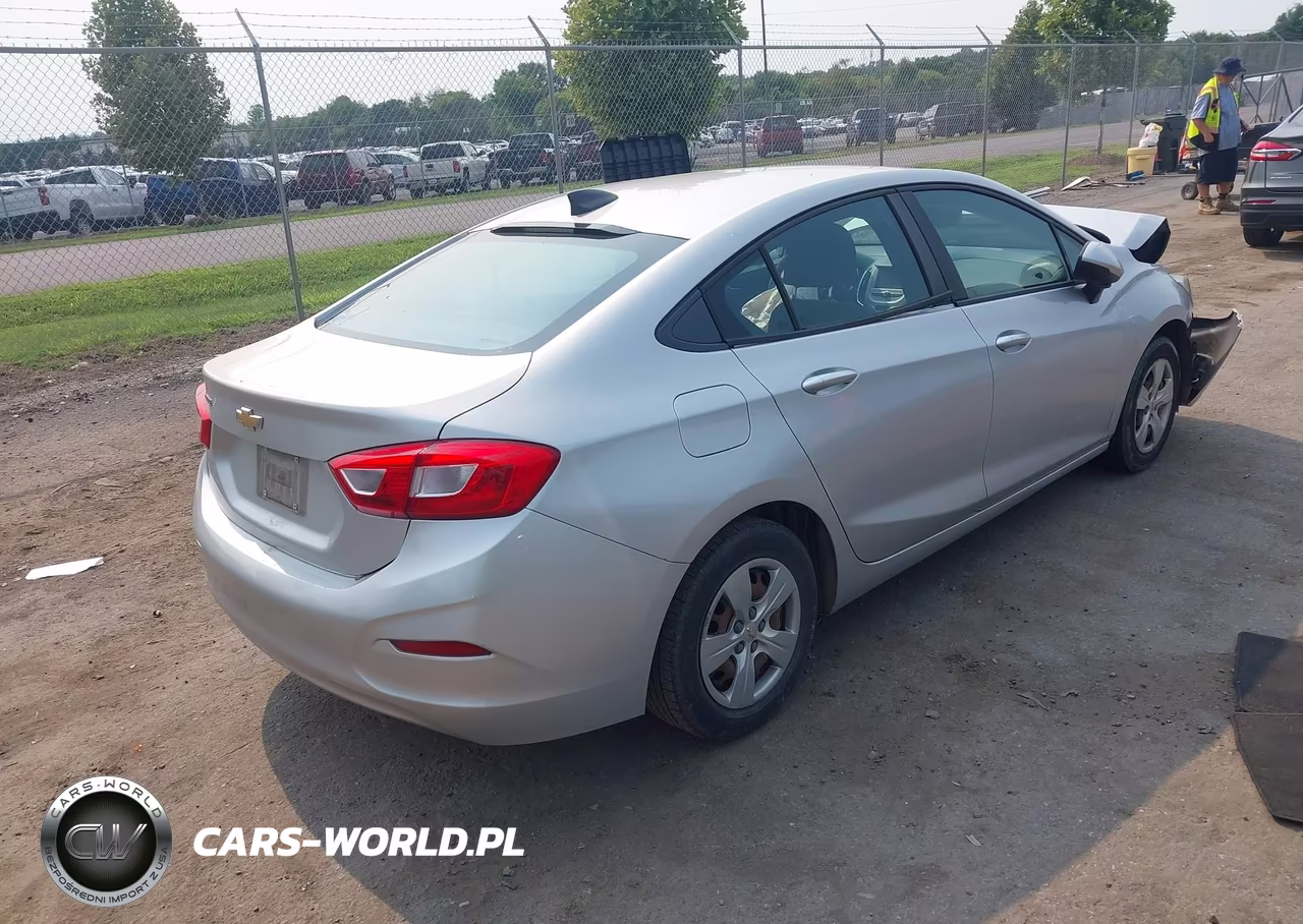 2017 Chevrolet Cruze Ls Auto VIN:3G1BC5SM8HS519825 - 4