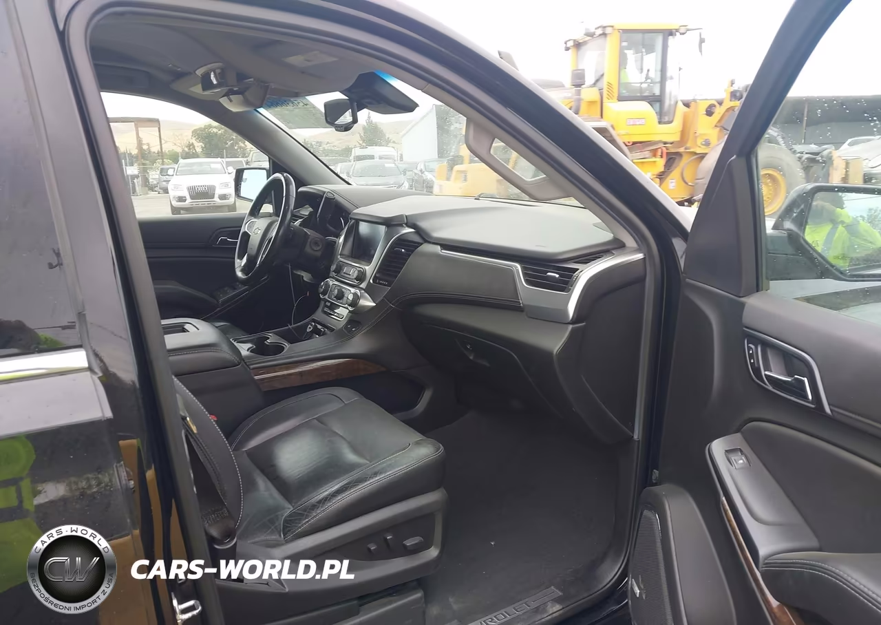 2019 Chevrolet Suburban Lt VIN:1GNSCHKC9KR392455 - 5