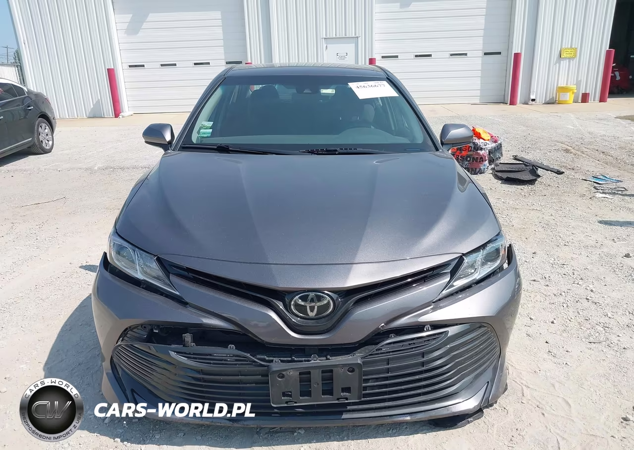2018 Toyota Camry Le VIN:4T1B11HK7JU145611 - 11