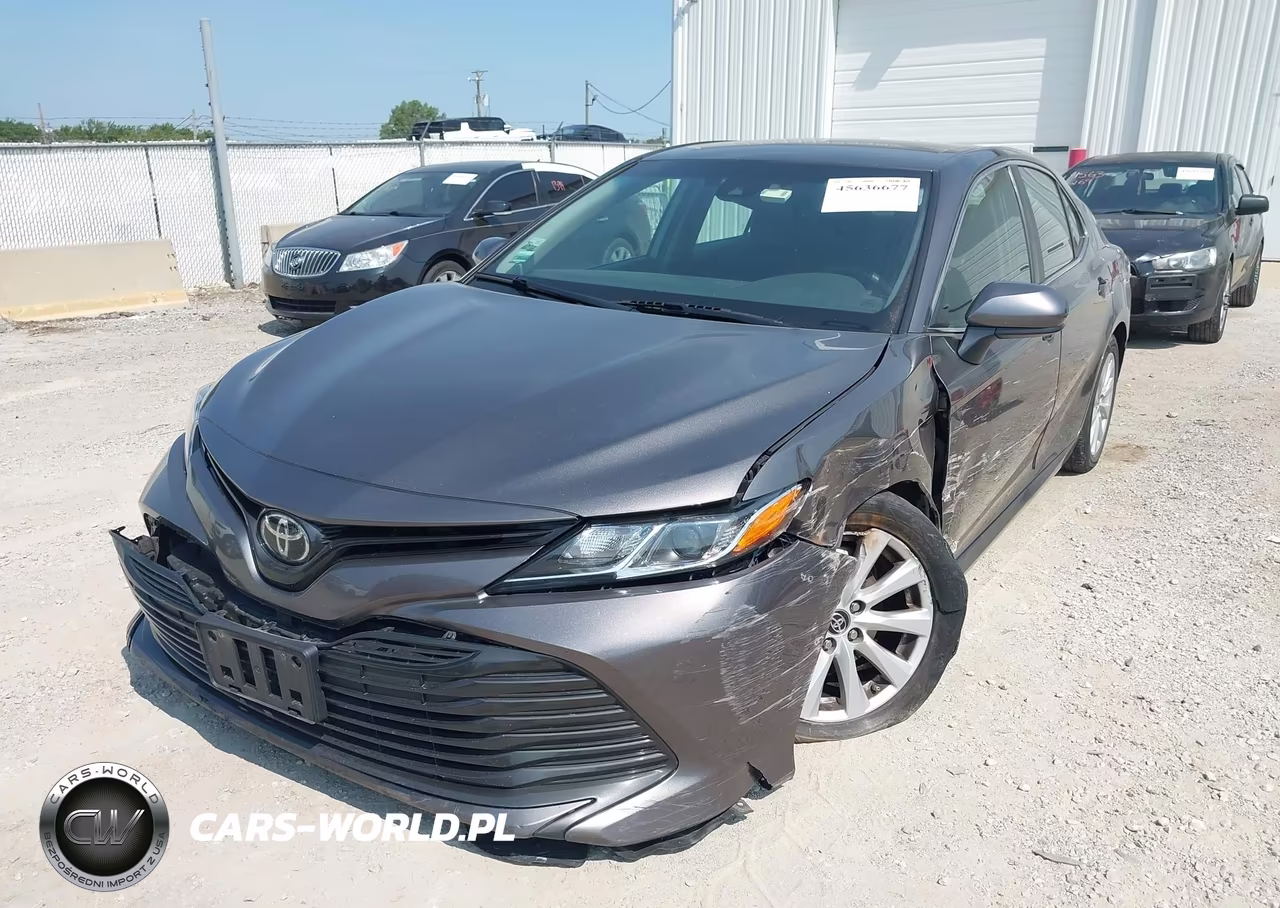2018 Toyota Camry Le VIN:4T1B11HK7JU145611 - 6