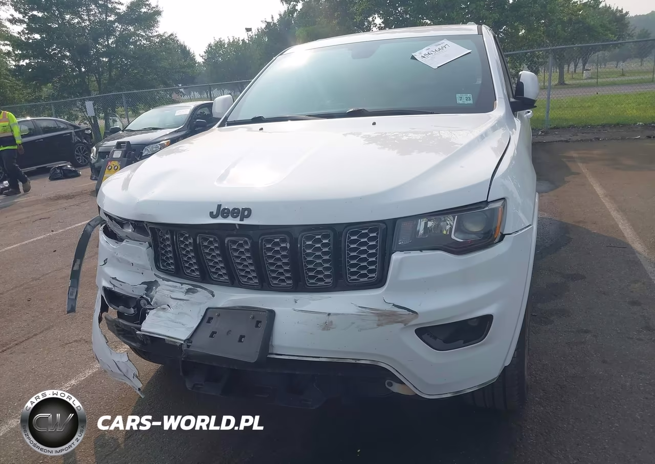 2018 Jeep Grand Cherokee Altitude 4X4 VIN:1C4RJFAG5JC156666 - 12