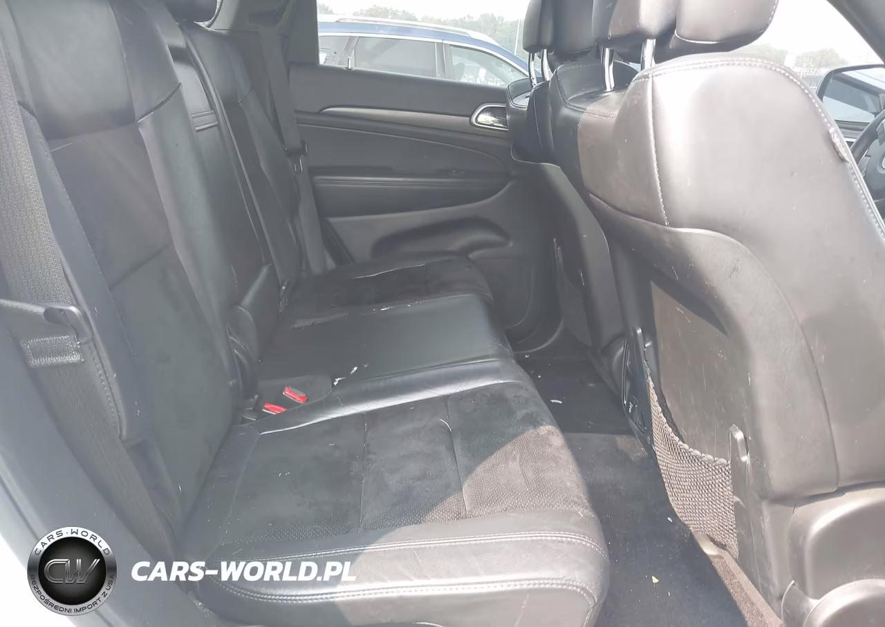 2018 Jeep Grand Cherokee Altitude 4X4 VIN:1C4RJFAG5JC156666 - 8