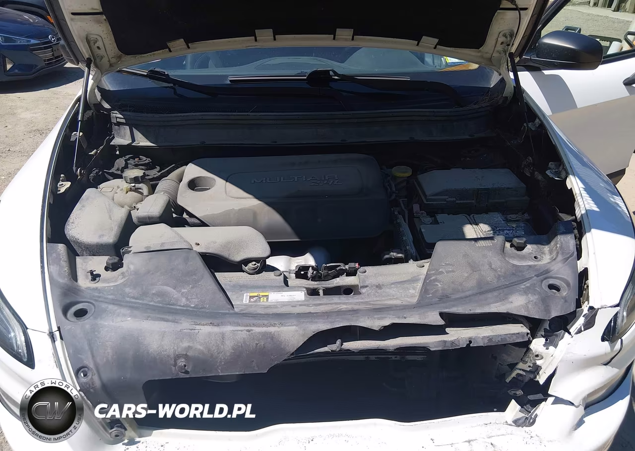 2015 Jeep Cherokee Sport VIN:1C4PJMAB3FW546767 - 10