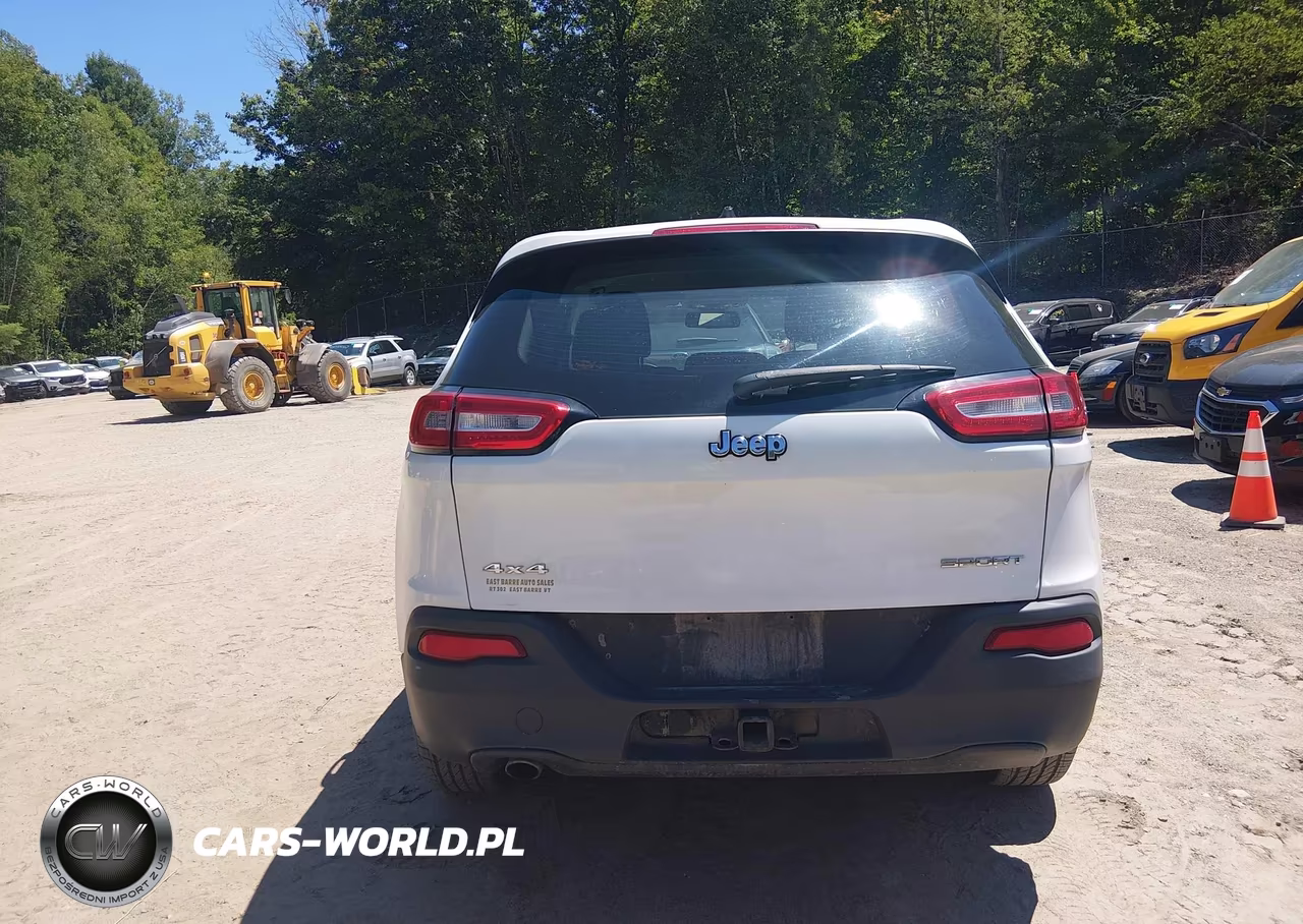 2015 Jeep Cherokee Sport VIN:1C4PJMAB3FW546767 - 16