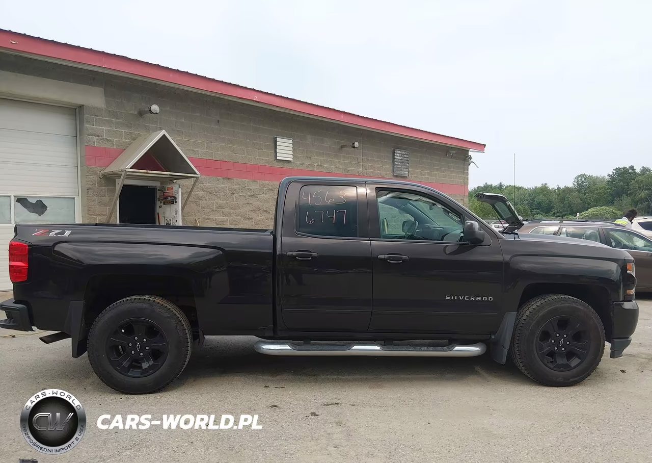2018 Chevrolet Silverado 1500 2Lt VIN:1GCVKREC8JZ250509 - 13