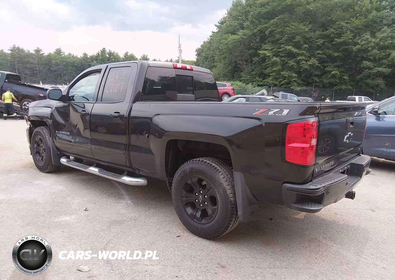 2018 Chevrolet Silverado 1500 2Lt VIN:1GCVKREC8JZ250509 - 3