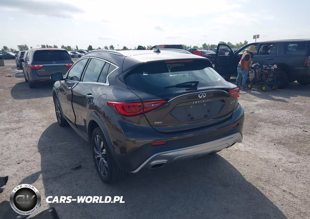 2018 Infiniti Qx30 Luxury VIN:SJKCH5CR8JA056368 - 3