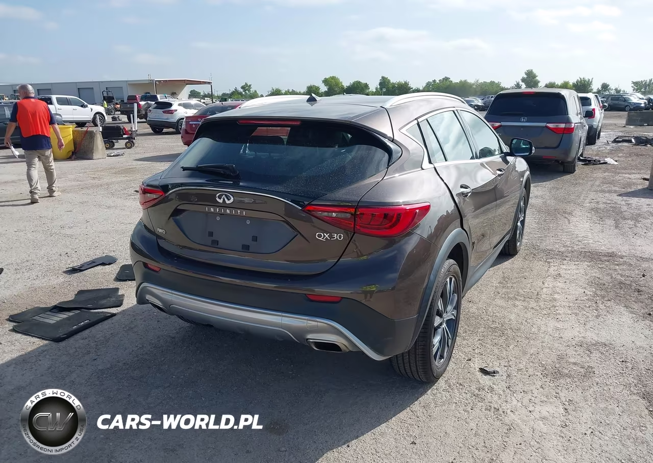 2018 Infiniti Qx30 Luxury VIN:SJKCH5CR8JA056368 - 4