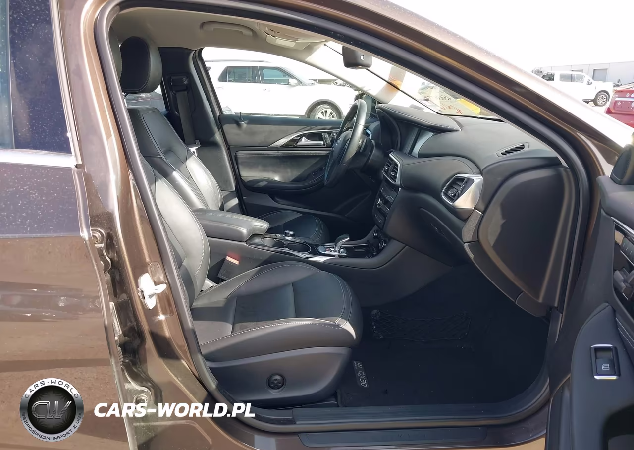 2018 Infiniti Qx30 Luxury VIN:SJKCH5CR8JA056368 - 5