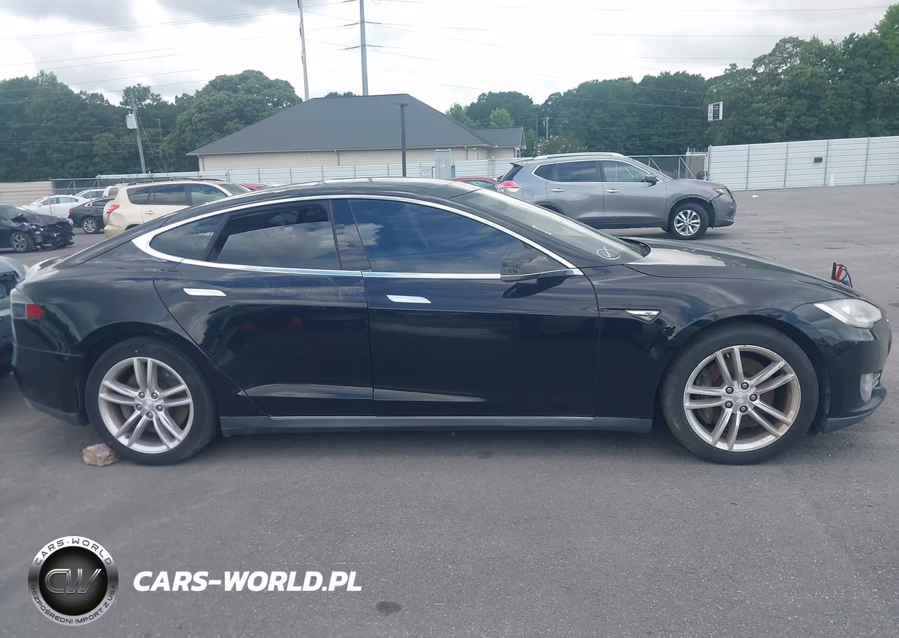 2014 Tesla Model S VIN:5YJSA1H16EFP45613 - 13