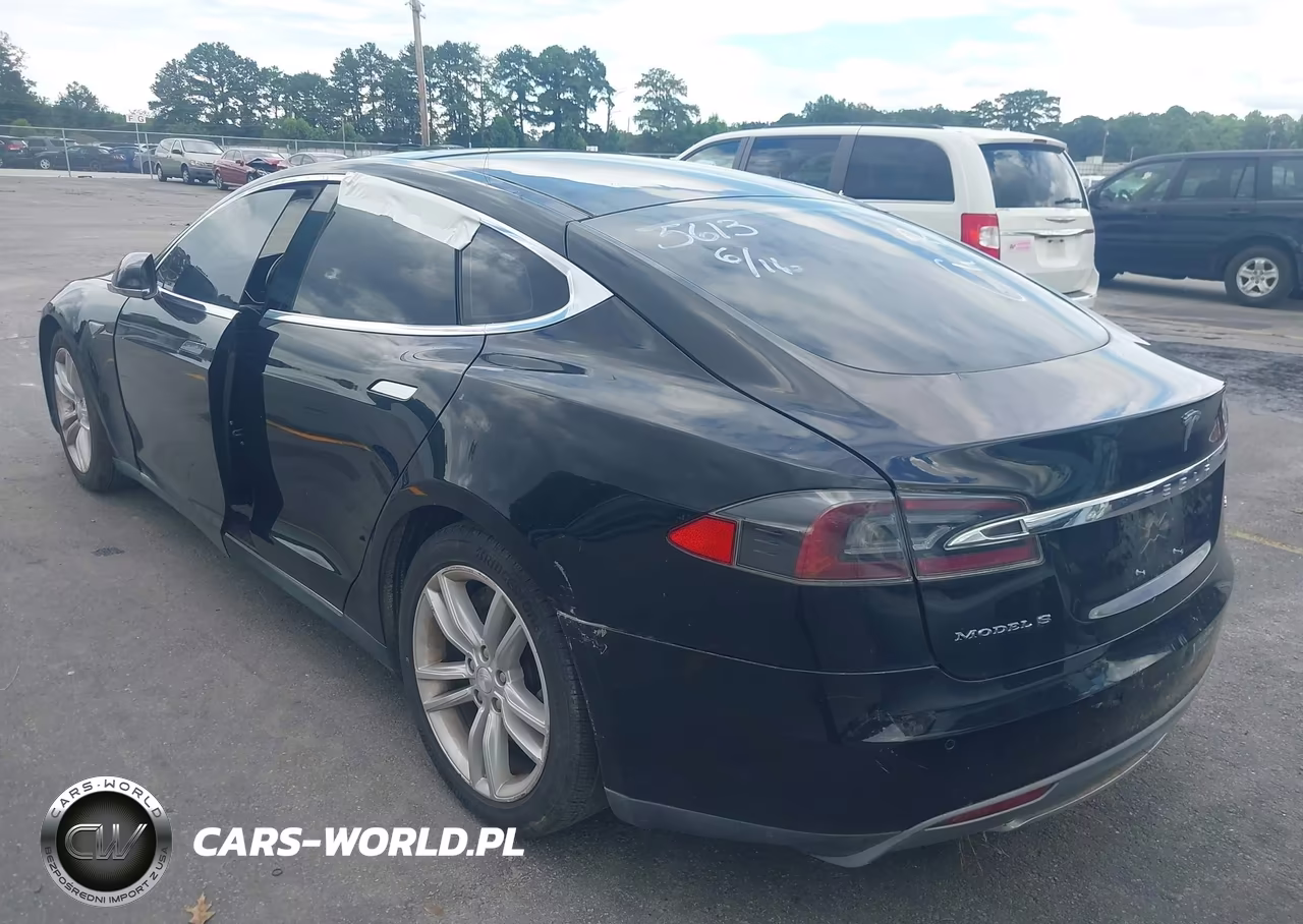 2014 Tesla Model S VIN:5YJSA1H16EFP45613 - 3