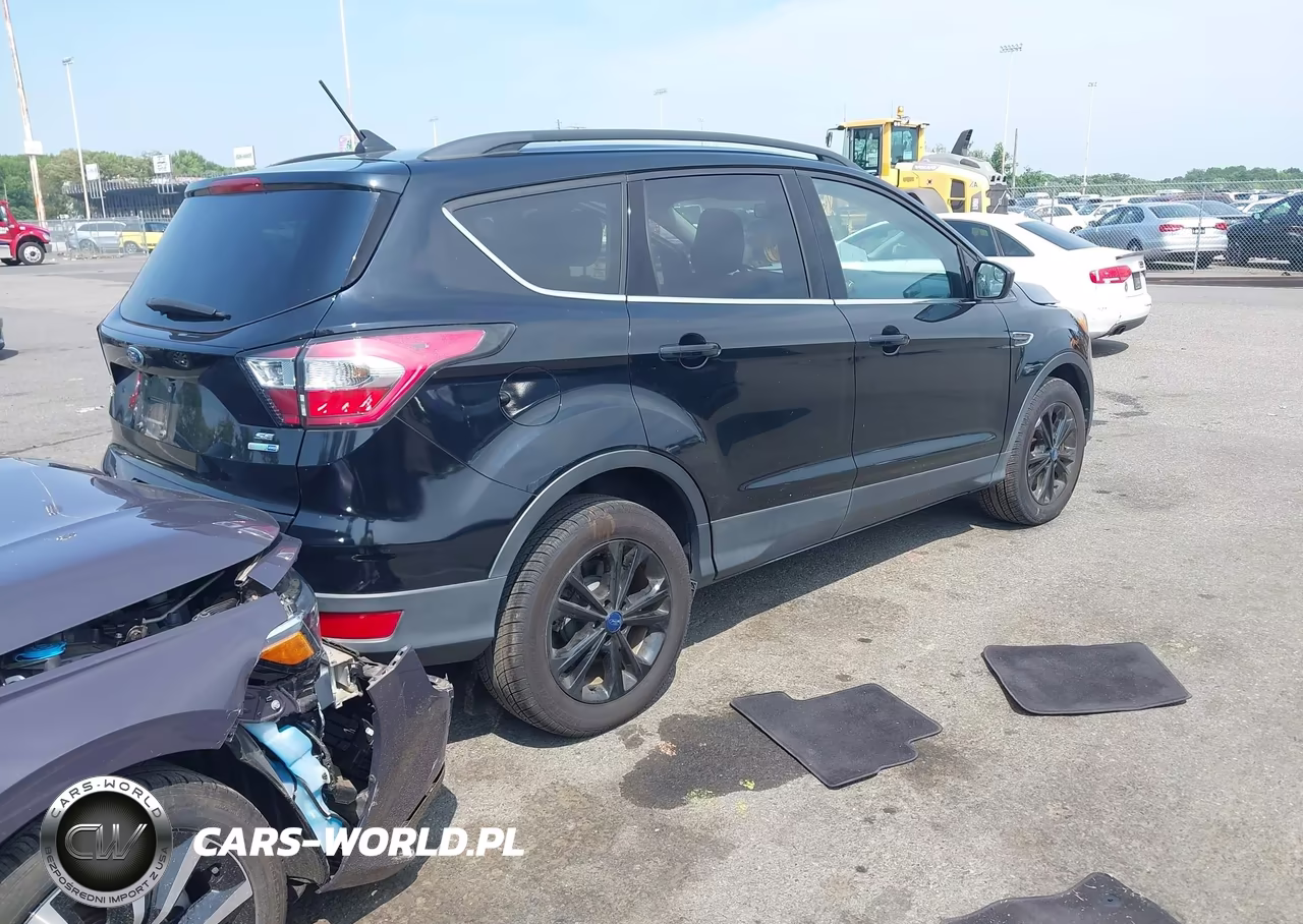 2018 Ford Escape Se VIN:1FMCU9GD3JUA01664 - 4