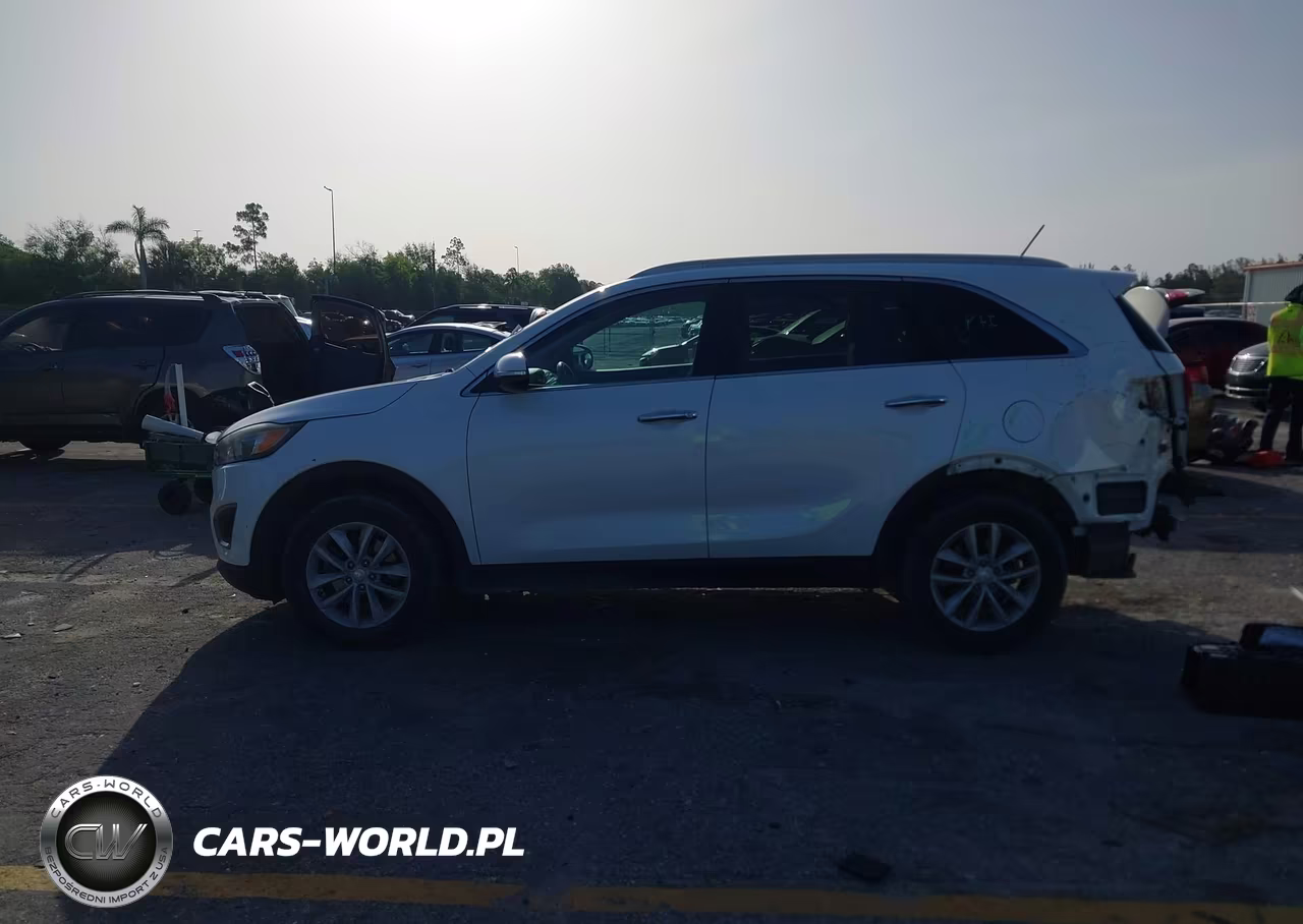 2018 Kia Sorento 3.3L Lx VIN:5XYPG4A54JG358161 - 15