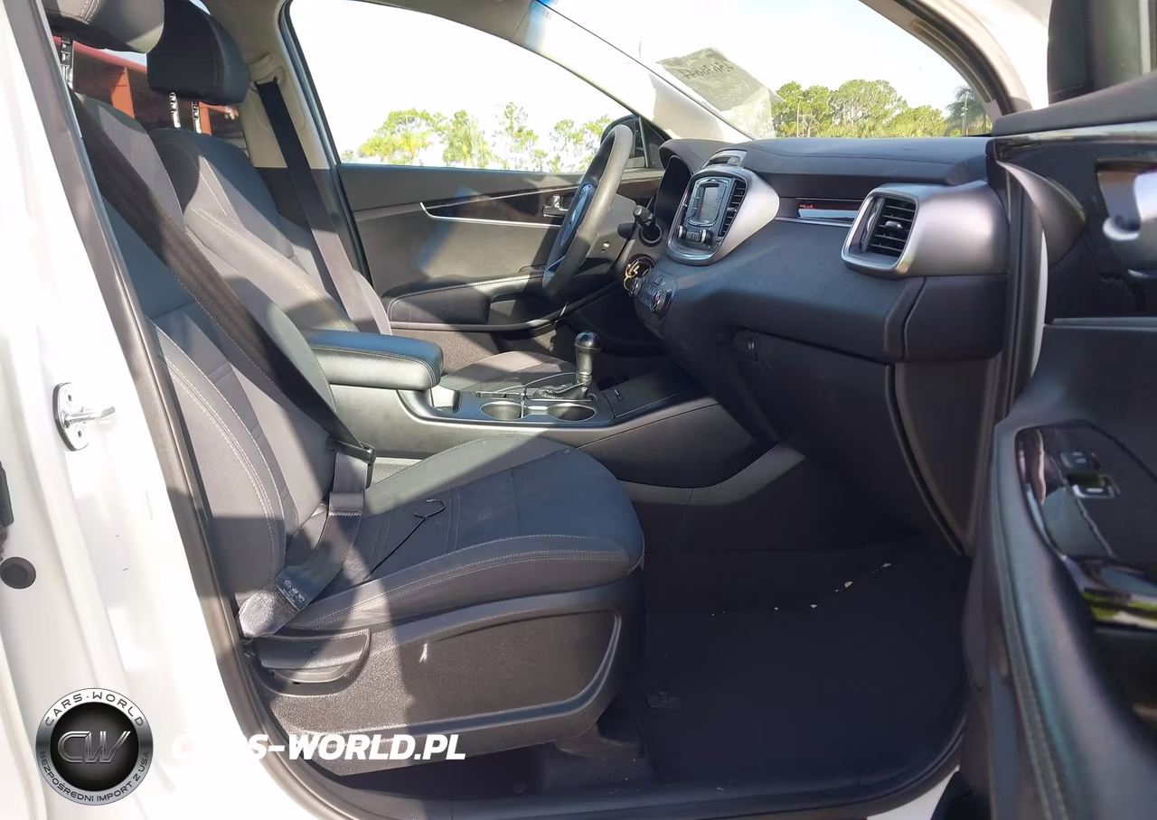 2018 Kia Sorento 3.3L Lx VIN:5XYPG4A54JG358161 - 5
