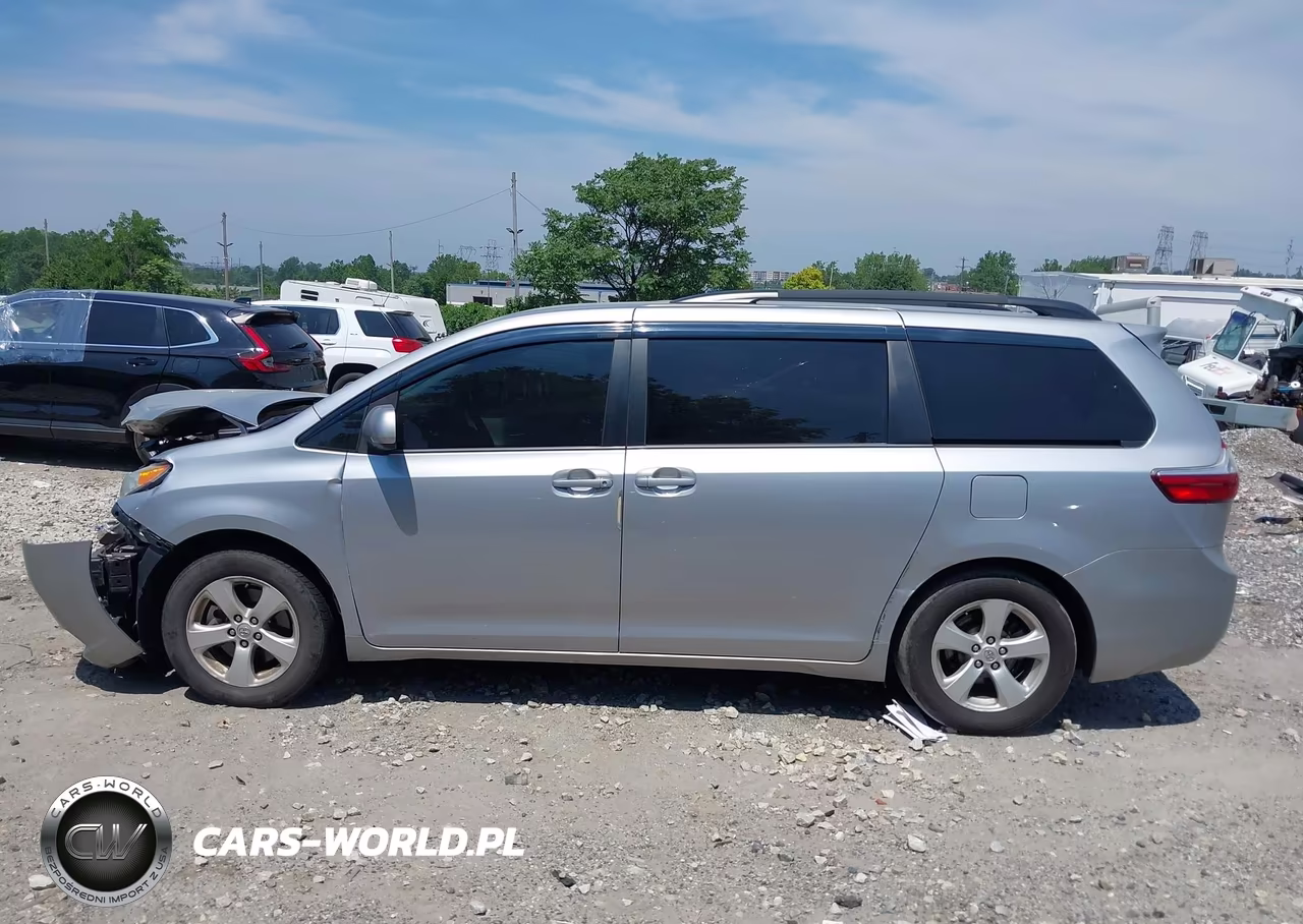 2015 Toyota Sienna Le 8 Passenger VIN:5TDKK3DCXFS565189 - 13