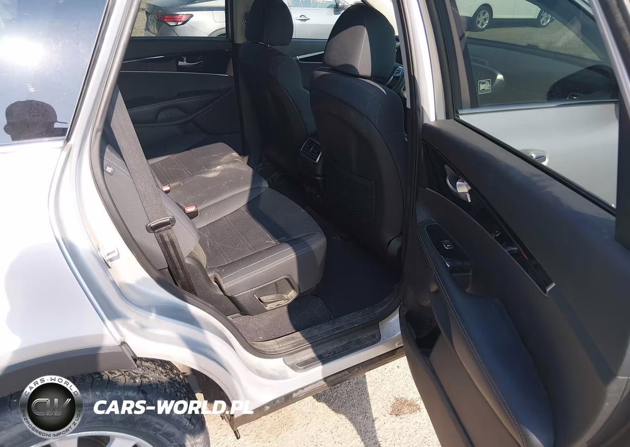 2019 Kia Sorento 3.3L Lx VIN:5XYPGDA58KG506779 - 8