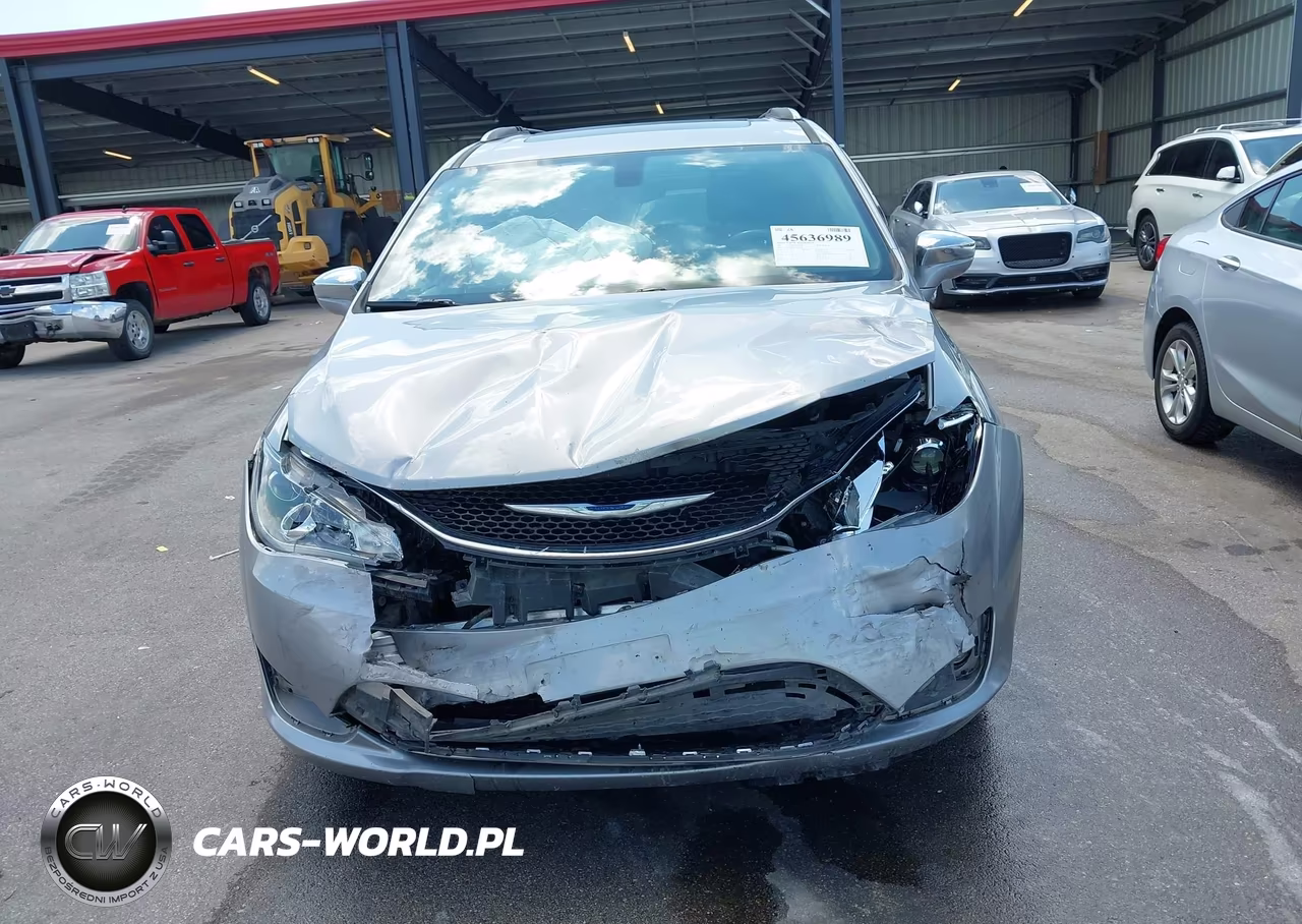 2017 Chrysler Pacifica Limited VIN:2C4RC1GG9HR747928 - 13