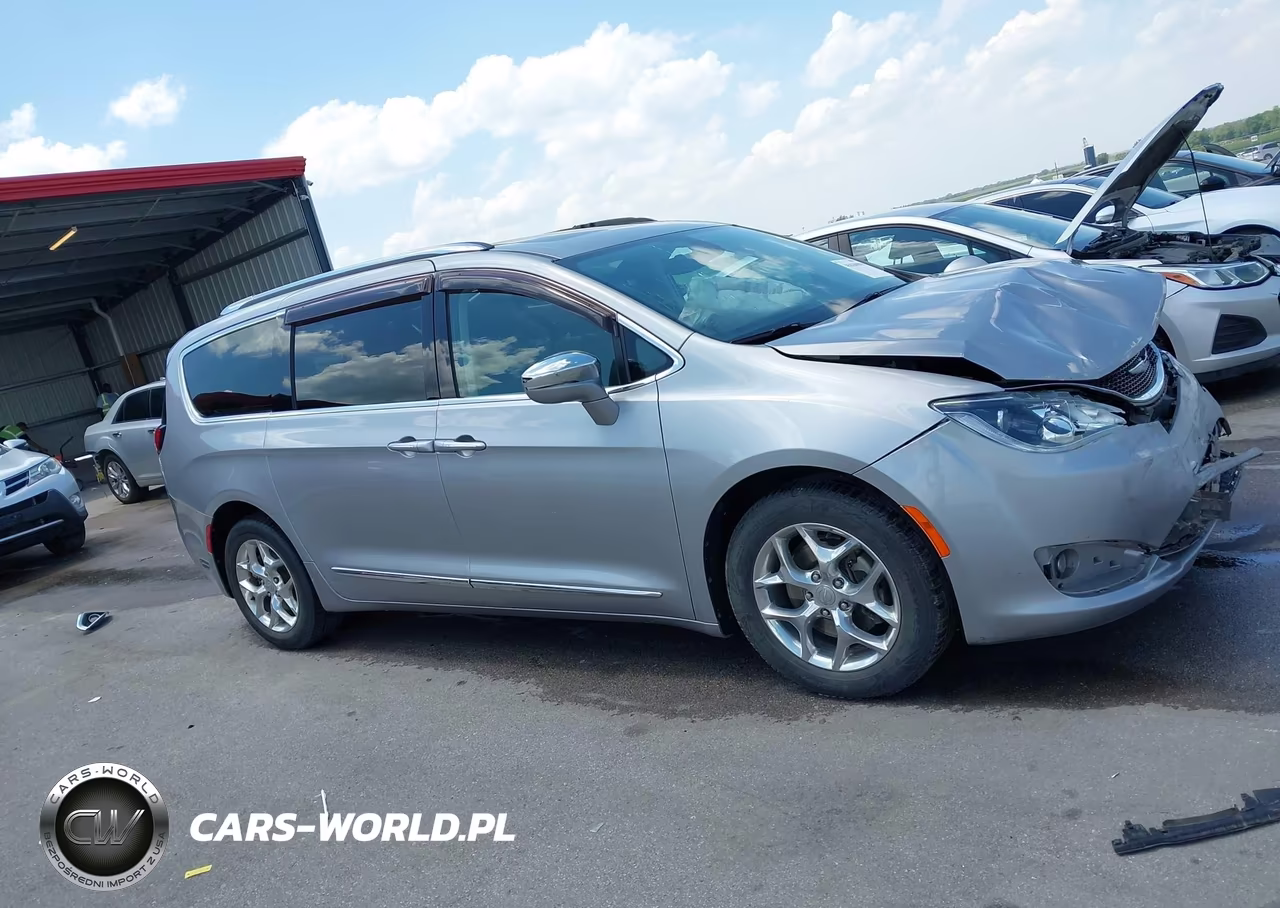 2017 Chrysler Pacifica Limited VIN:2C4RC1GG9HR747928 - 14