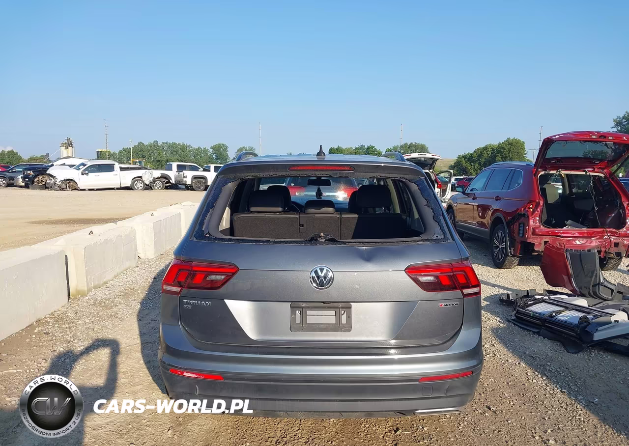 2019 Volkswagen Tiguan 2.0T Se-2.0T Sel-2.0T Sel R-Line-2.0T Sel R-Line Black VIN:3VV2B7AX4KM077687 - 16
