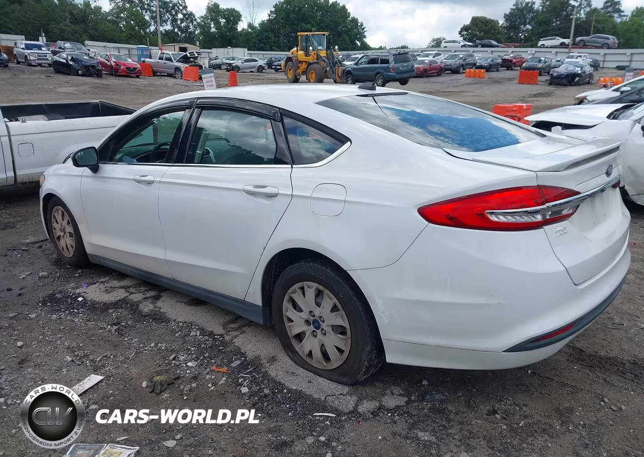 2014 Ford Fusion S VIN:1FA6P0G72E5399065 - 3