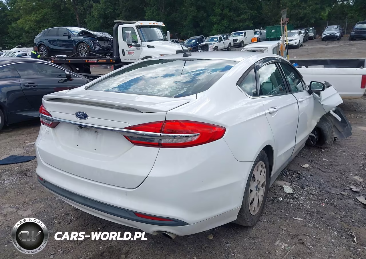 2014 Ford Fusion S VIN:1FA6P0G72E5399065 - 4