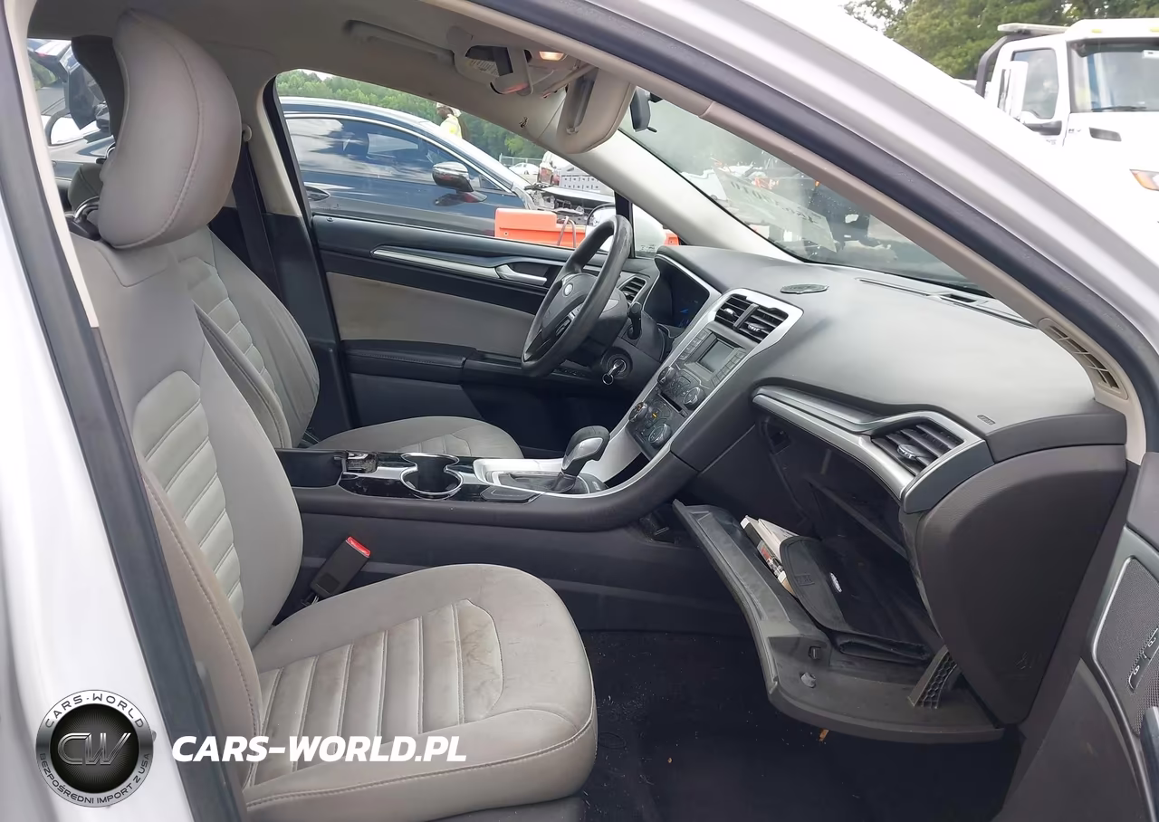 2014 Ford Fusion S VIN:1FA6P0G72E5399065 - 5
