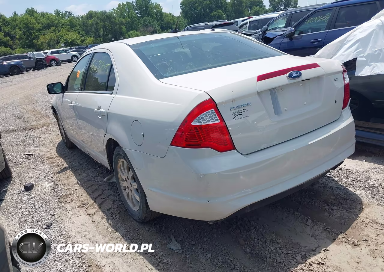 2011 Ford Fusion Se VIN:3FAHP0HA2BR100413 - 3