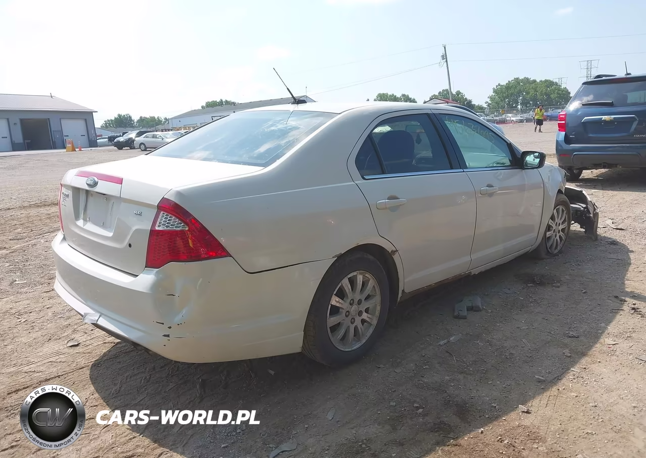 2011 Ford Fusion Se VIN:3FAHP0HA2BR100413 - 4