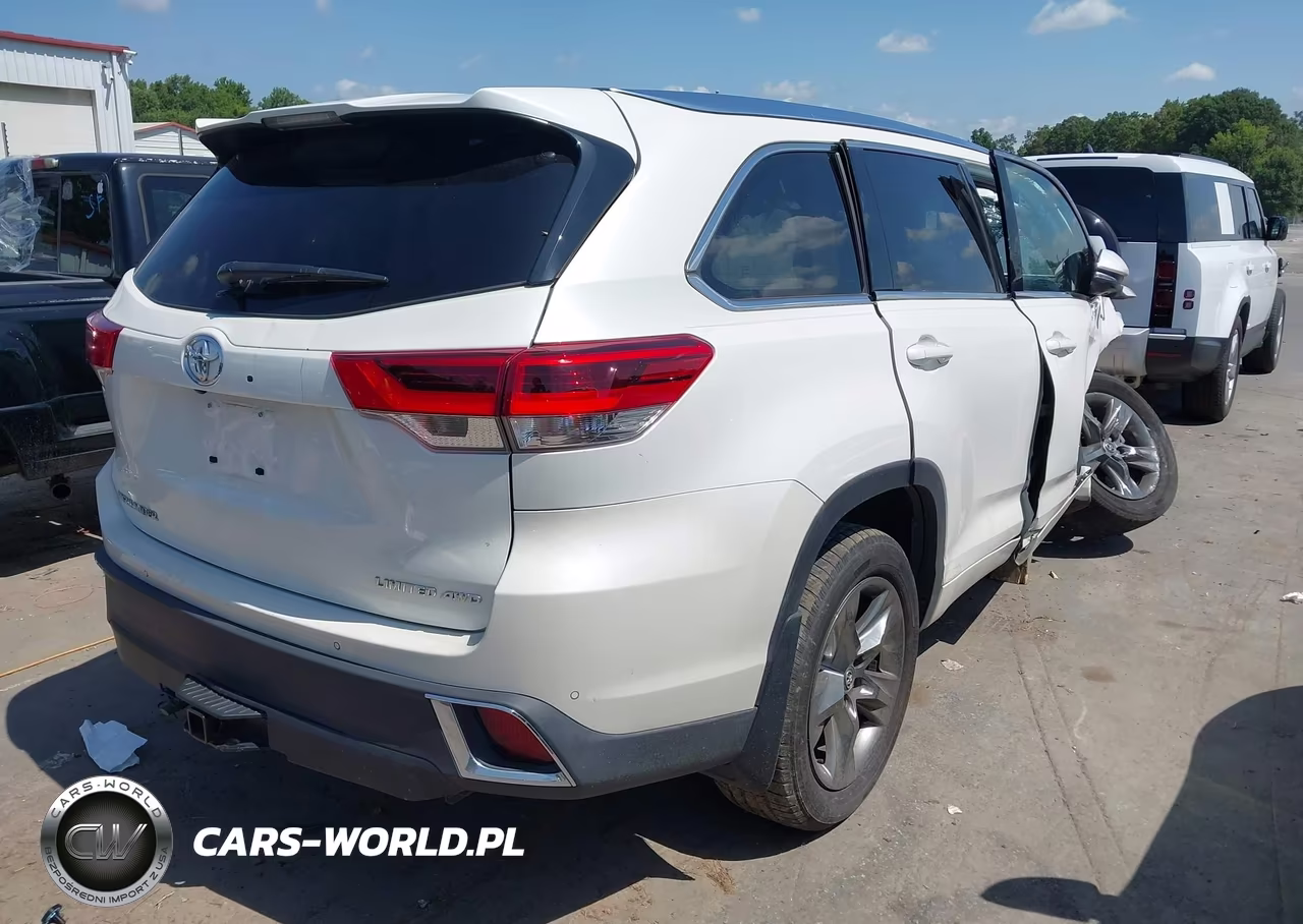 2017 Toyota Highlander Limited Platinum VIN:5TDDZRFH0HS417393 - 4