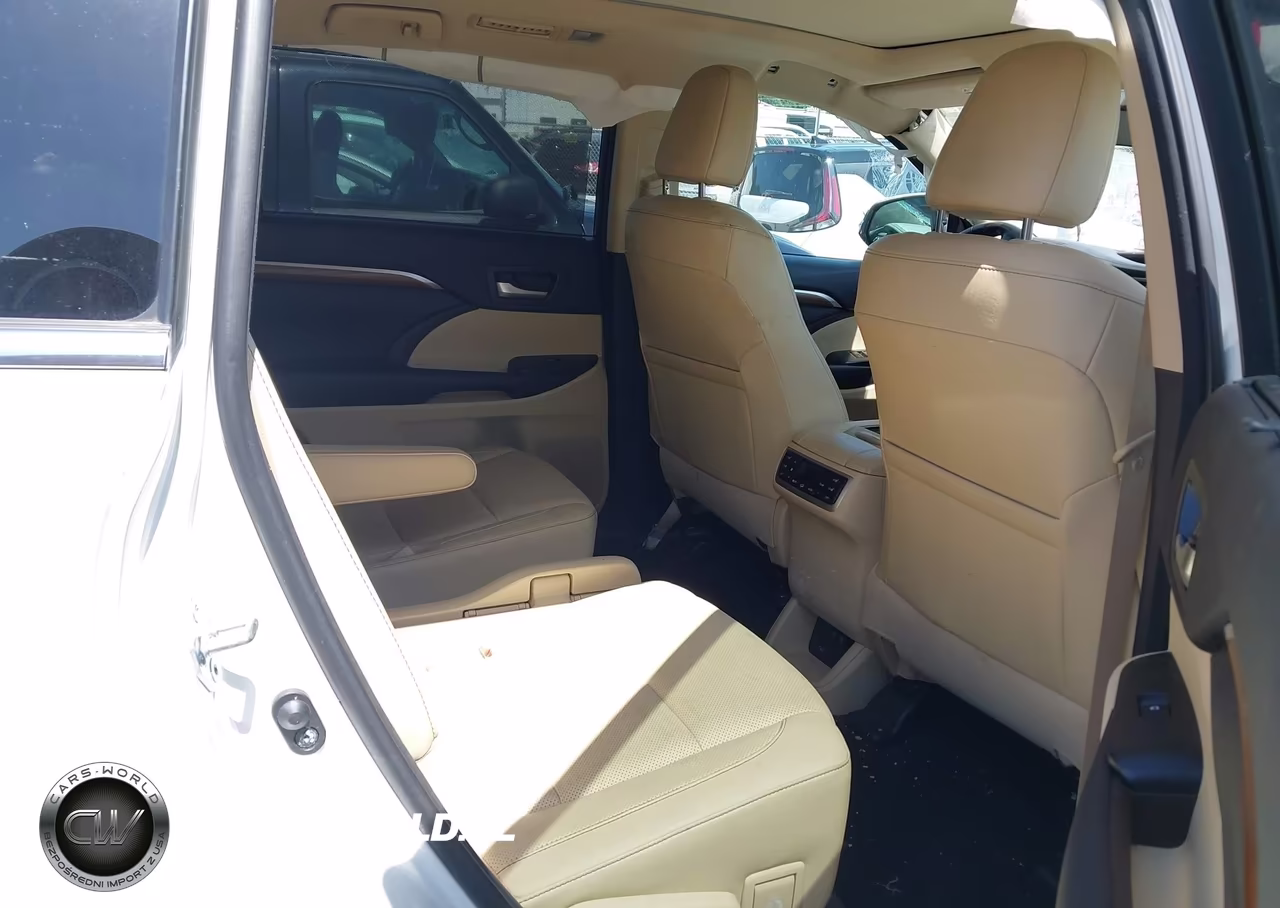 2017 Toyota Highlander Limited Platinum VIN:5TDDZRFH0HS417393 - 8