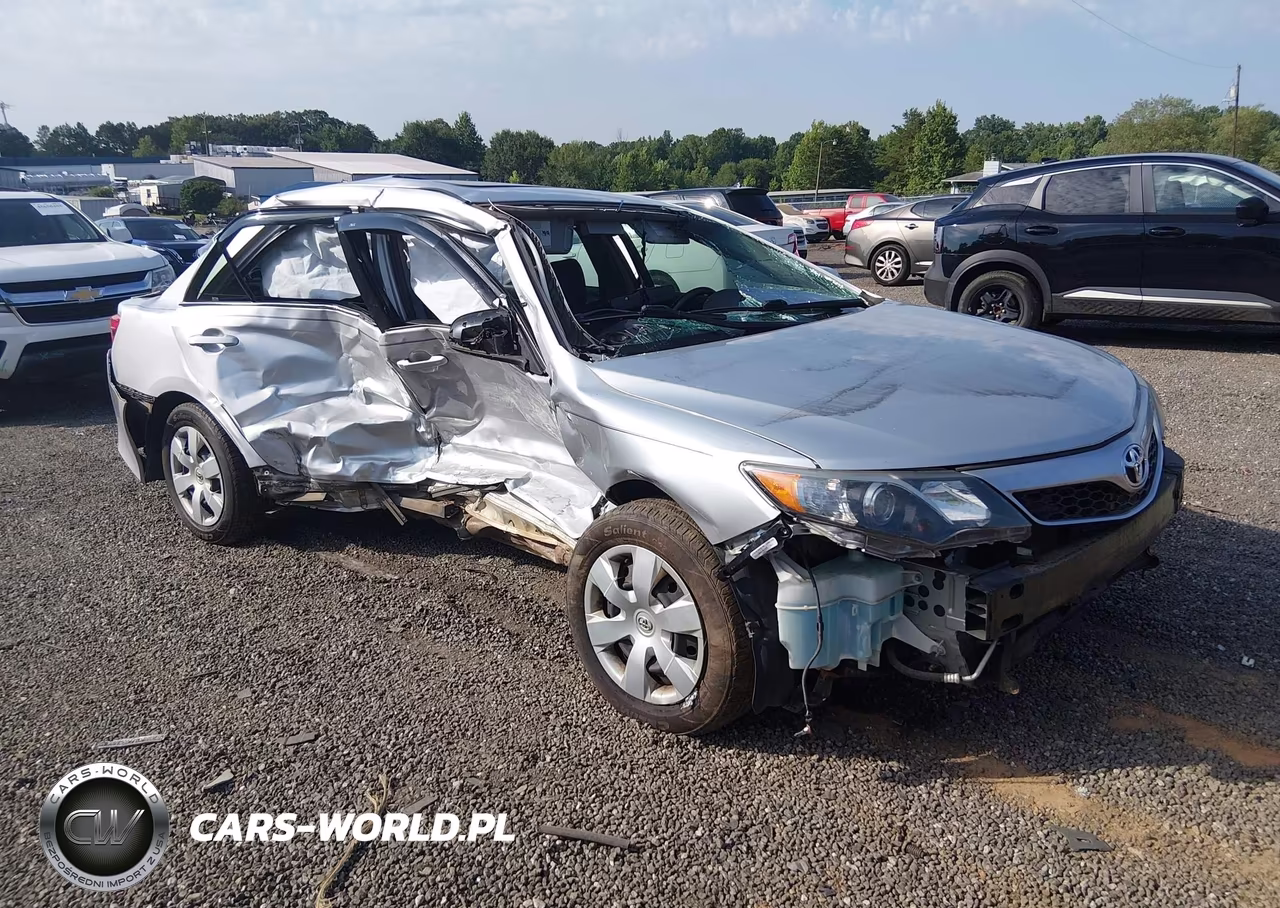 2014 Toyota Camry Se – zdjęcie 1 z 17