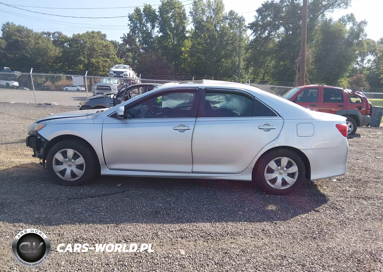2014 Toyota Camry Se VIN:4T1BF1FK2EU832408 - 15