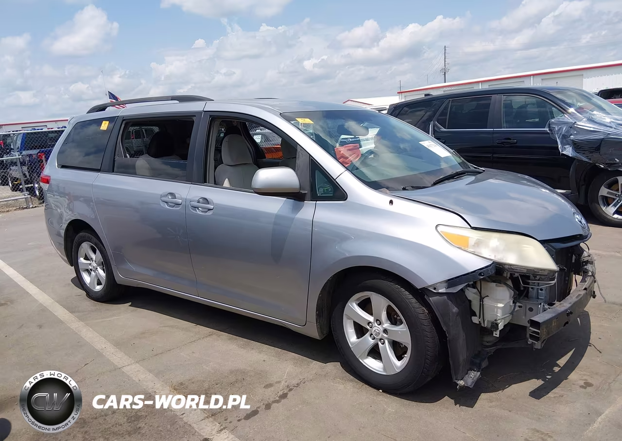 2012 Toyota Sienna Le V6 8 Passenger – zdjęcie 1 z 16
