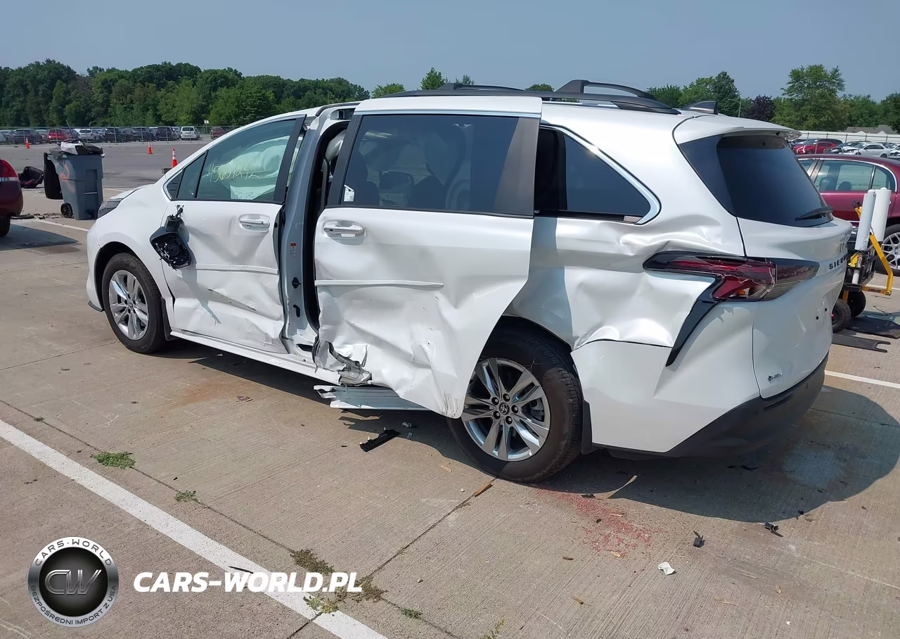 2025 Toyota Sienna Xle VIN:5TDJRKEC4SS285147 - 3