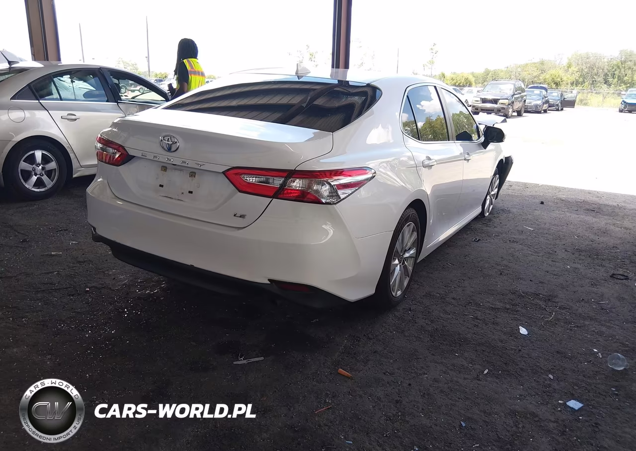 2020 Toyota Camry Le VIN:4T1C11AK2LU390771 - 4