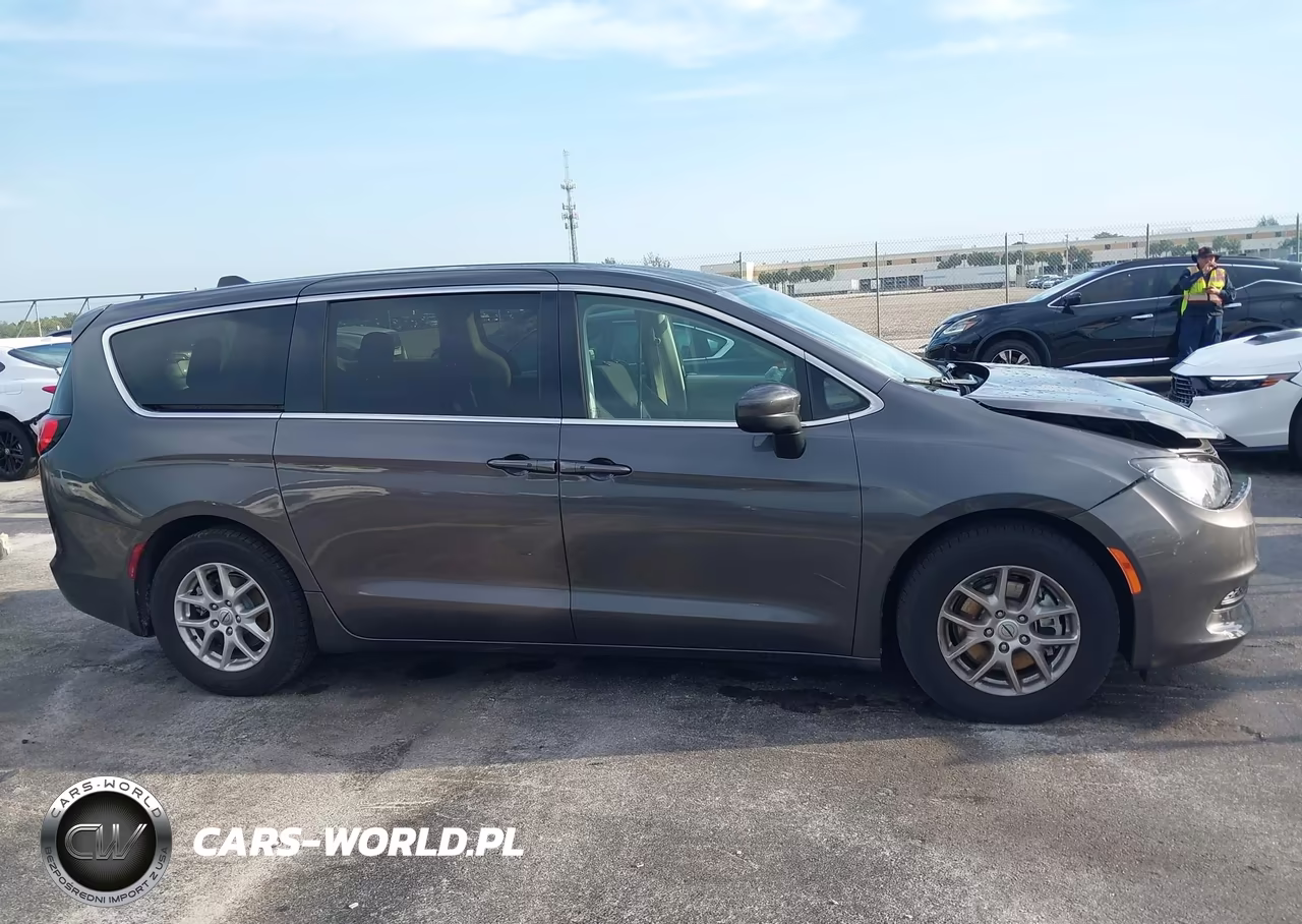 2022 Chrysler Voyager Lx VIN:2C4RC1CG8NR204135 - 12