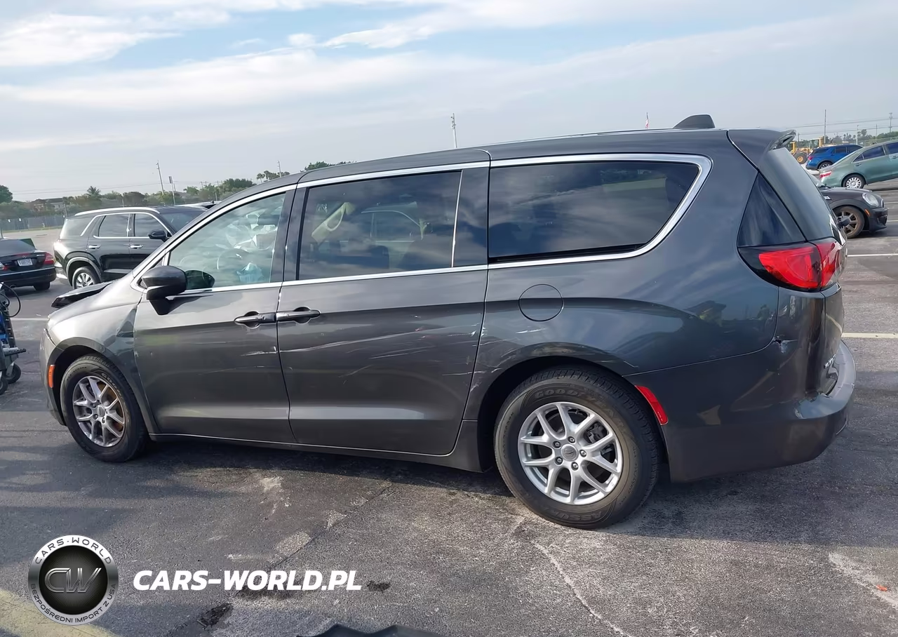 2022 Chrysler Voyager Lx VIN:2C4RC1CG8NR204135 - 13