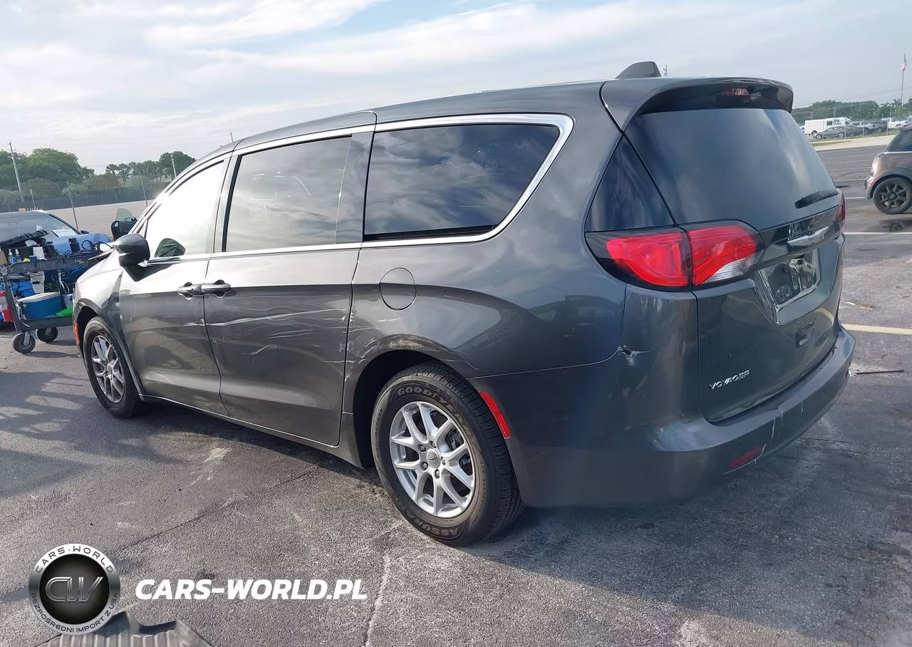 2022 Chrysler Voyager Lx VIN:2C4RC1CG8NR204135 - 3