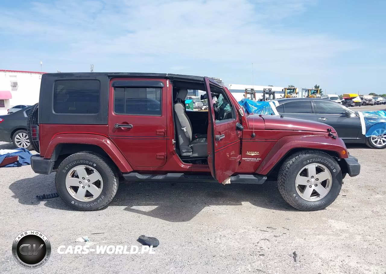 2008 Jeep Wrangler Unlimited Sahara VIN:1J4GA59158L532465 - 13