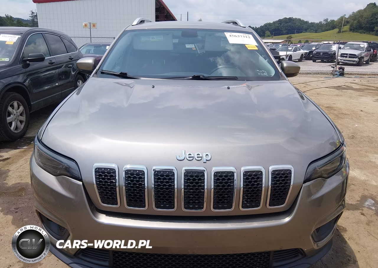 2019 Jeep Cherokee Latitude Plus 4X4 VIN:1C4PJMLB0KD105357 - 12