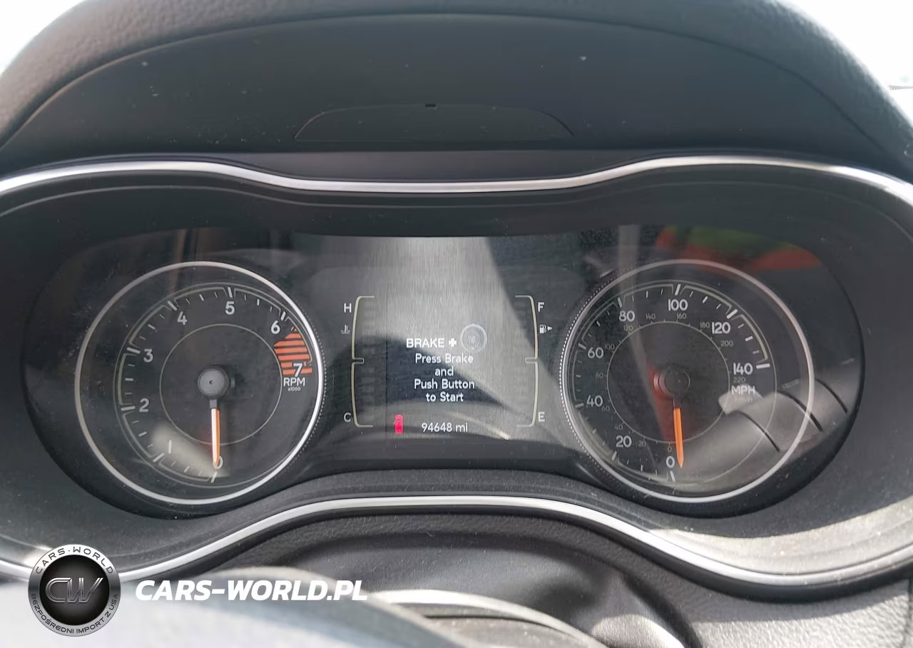 2019 Jeep Cherokee Latitude Plus 4X4 VIN:1C4PJMLB0KD105357 - 7