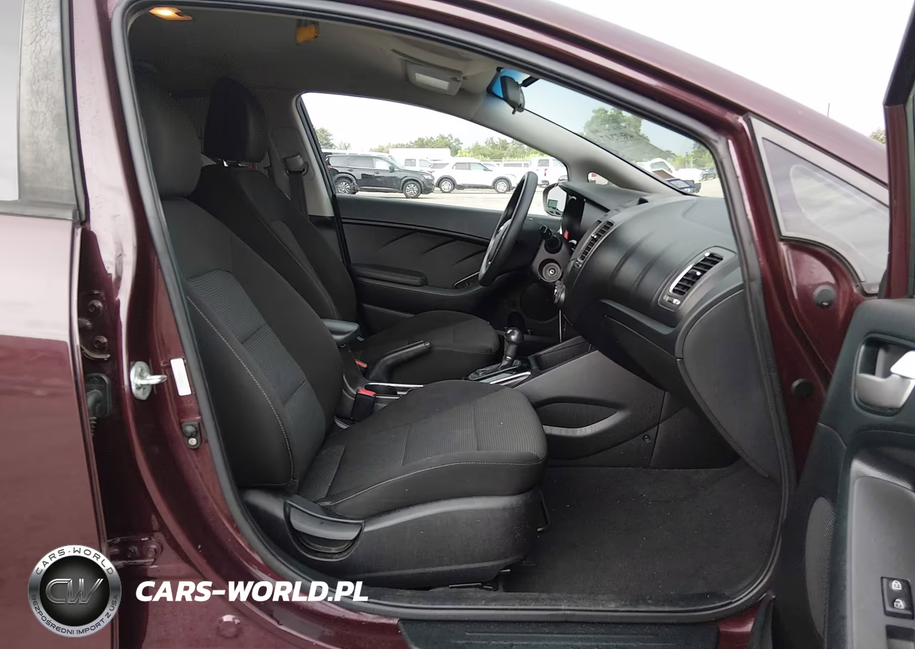 2017 Kia Forte Lx VIN:3KPFK4A71HE107777 - 5
